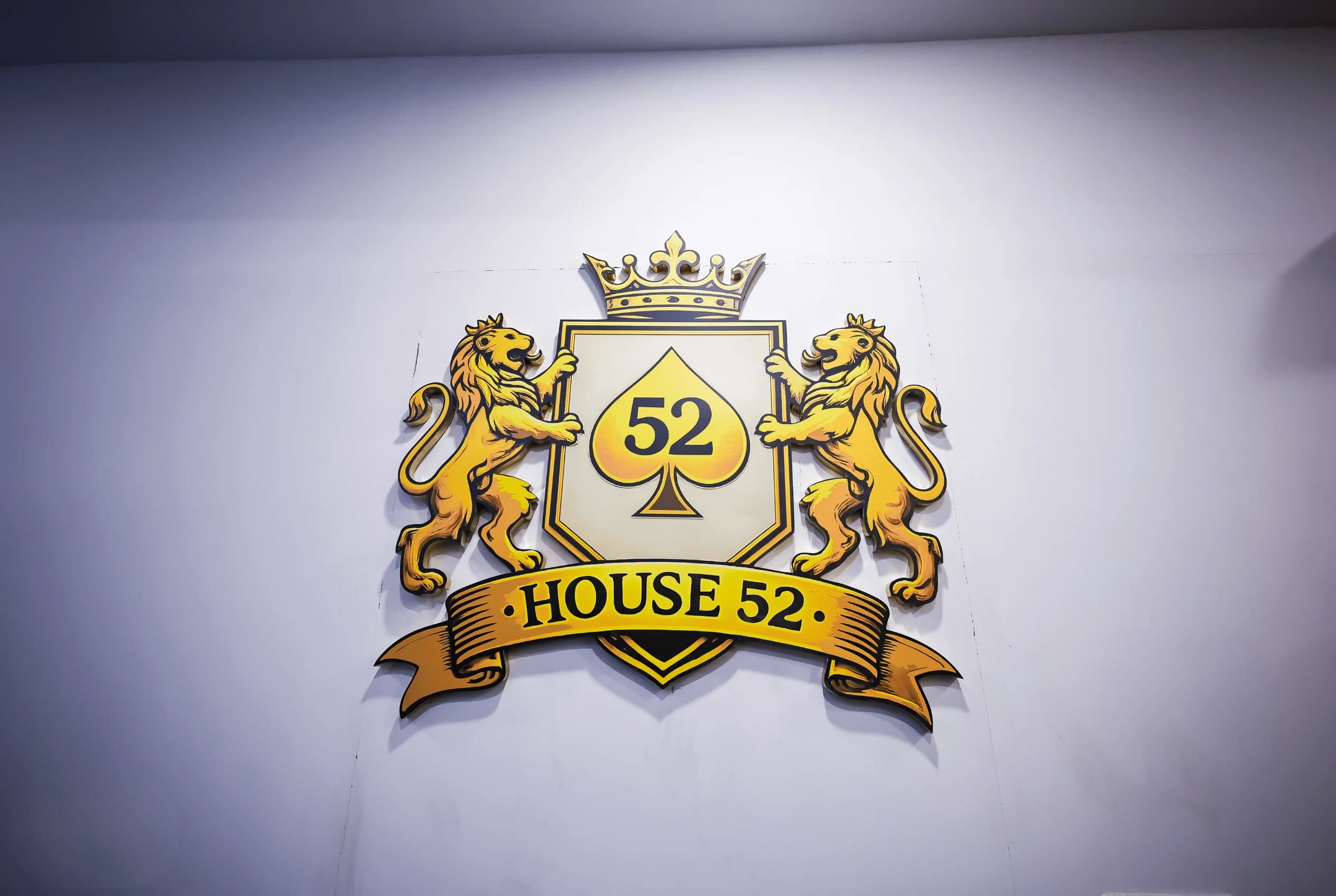 Inside House 52 Poker Room 1