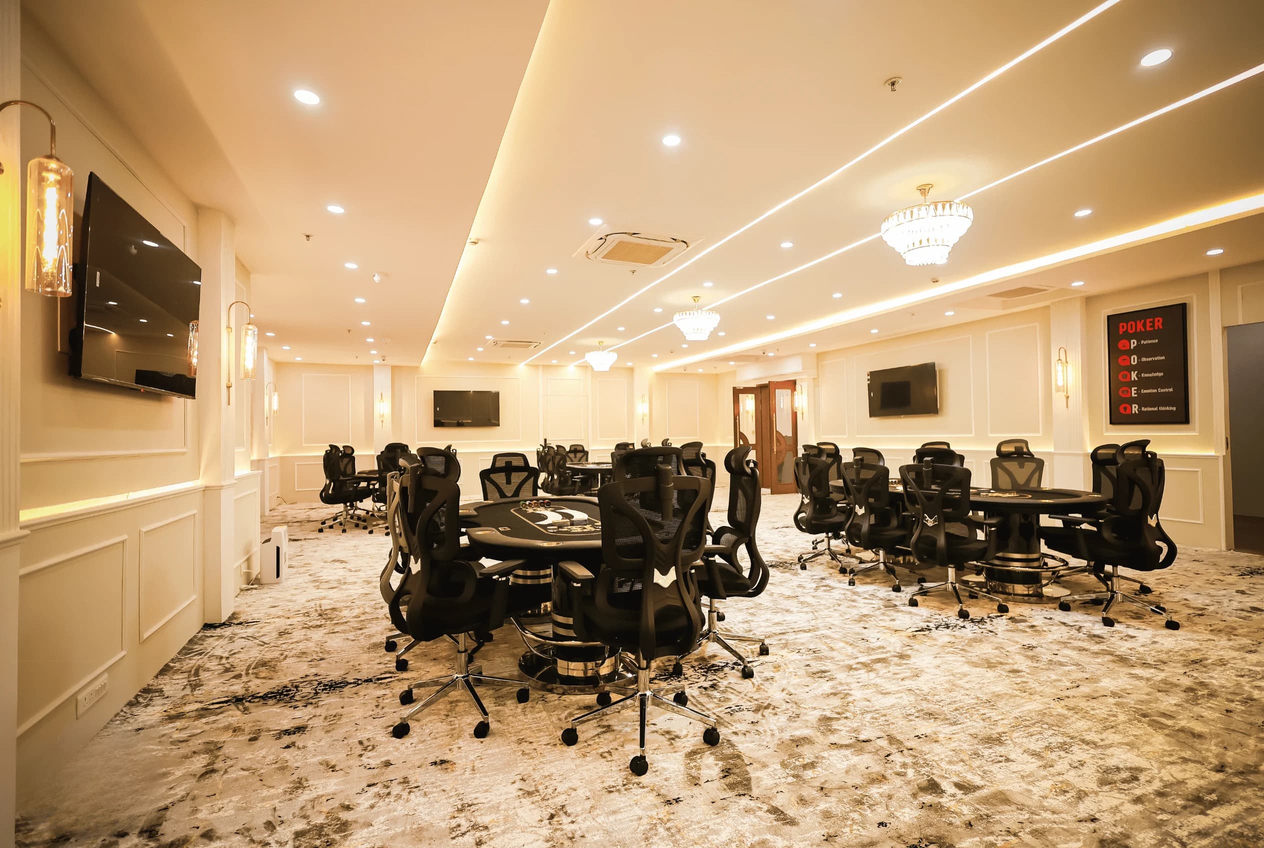 Inside House 52 Poker Room 10