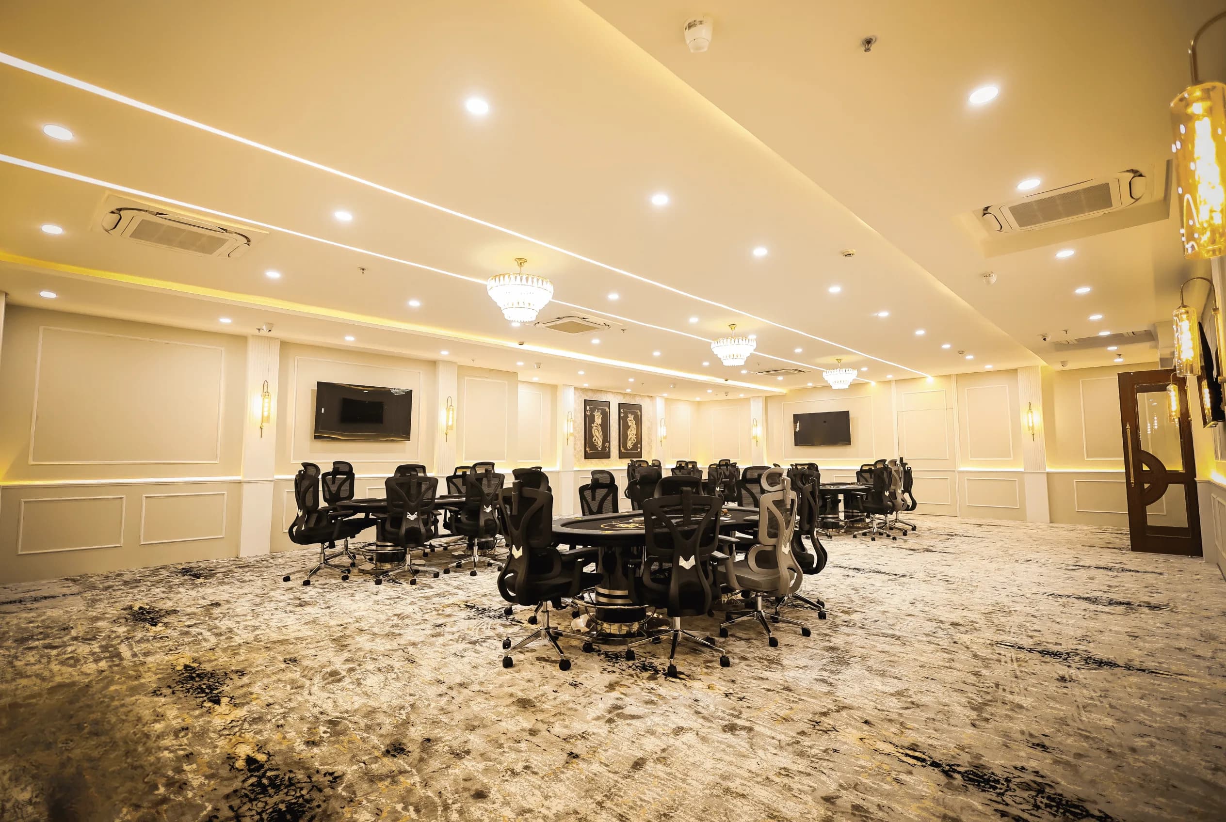 Inside House 52 Poker Room 13