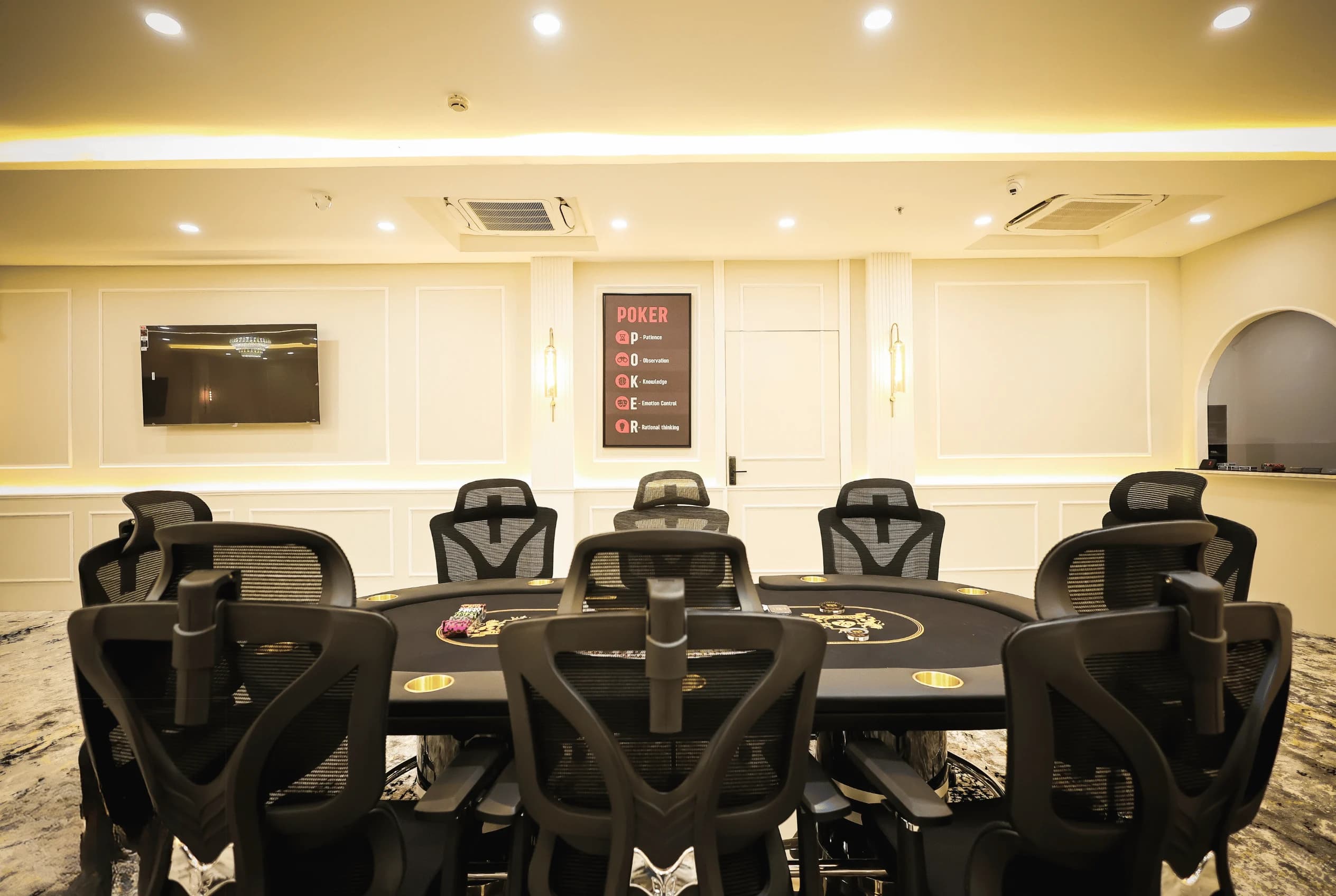 Inside House 52 Poker Room 3